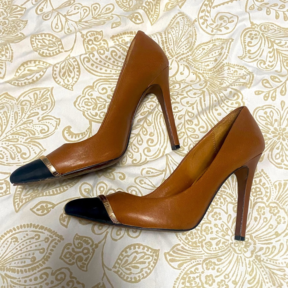 Coach - Brown/Black Leather Heels in size 8.5